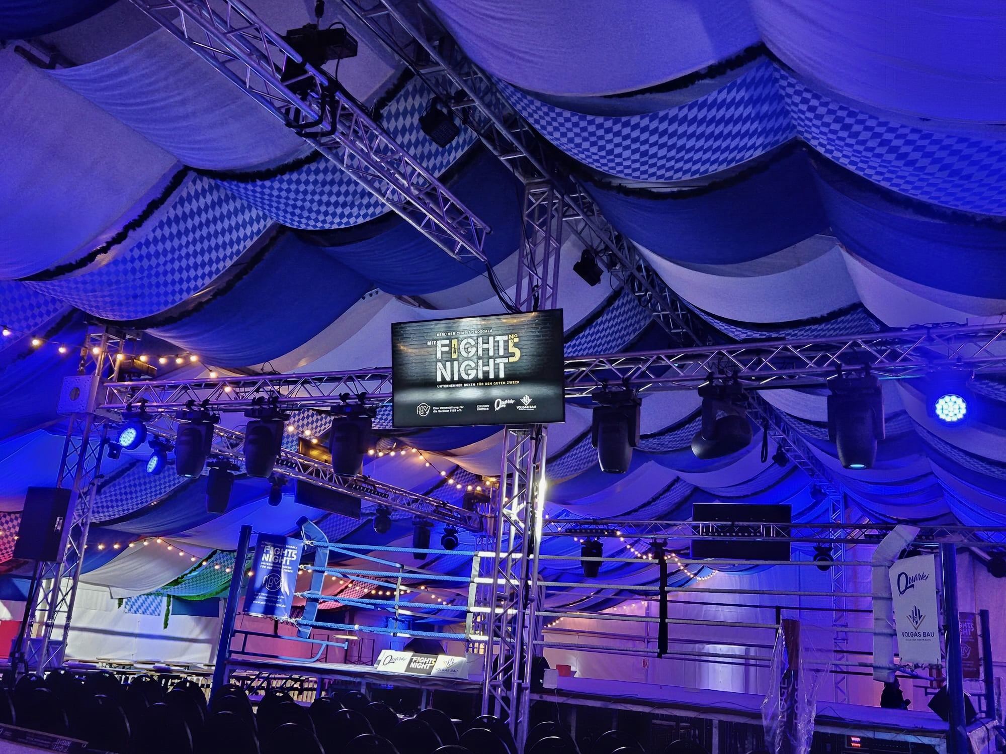 FIGHT NIGHT im Oktoberfestzelt vor der Zitadelle (Spandau)